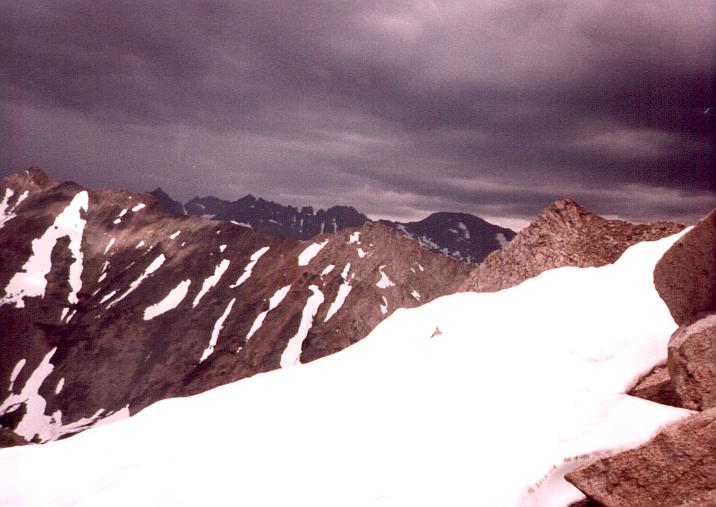 s83-05.jpg (47391 bytes)