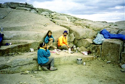 s92-1-17.jpg (43715 bytes)